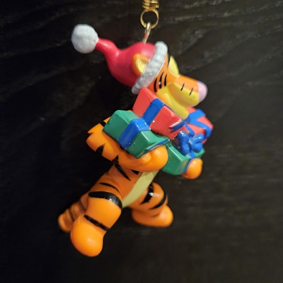 Noma Tigger Ornament - Picture 3 of 4